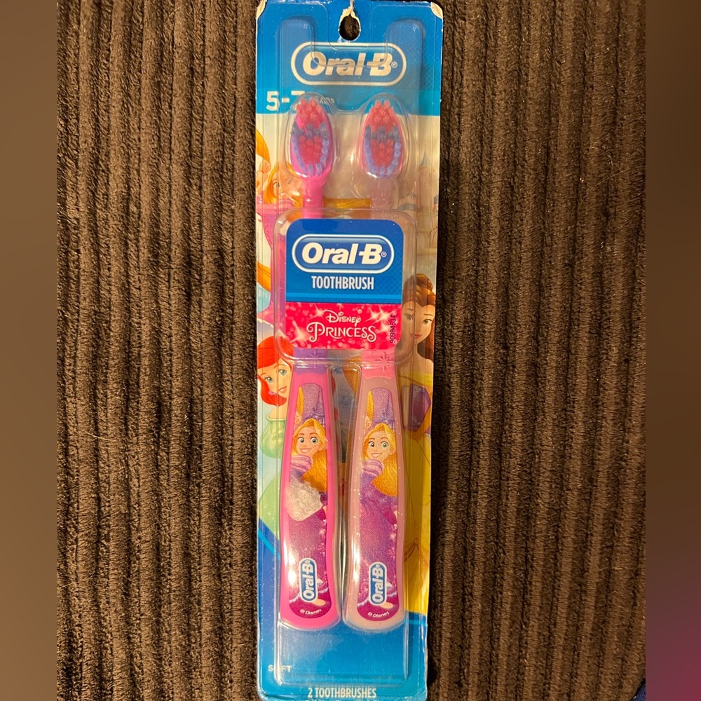 New Pack of Two Girls Disney Oral-B Disney Princess Toothbrush Set